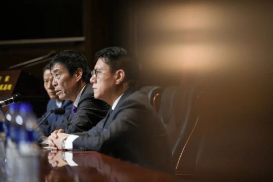 2024-10-10 《闪电战》首曝预告 以儿童视角讲述二战伦敦空袭2024-09-20 《闪电战》曝海报 罗南在伦敦爆炸袭击中寻找幼子2024-09-19 西尔莎·罗南《逃脱》曝海报 用自然之美治愈心灵2024-09-18 热门新闻 食物和爱都不可辜负！