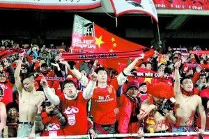A：其实我觉得每个行业它到一定的阶段都会有不同的声音，我们要在这些声音中不断磨炼自己，多听取那些对自己有帮助的声音，让自己知道哪里做得还不够好，可以去及时改正，所以我觉得还是要多听听大家的建议。